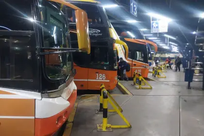 Tras jornada electoral, se reanudad la salida de buses en las terminales del país