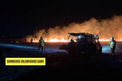 Incendio de pastizales provoca emergencia y moviliza a bomberos en la zona norte cruceña
