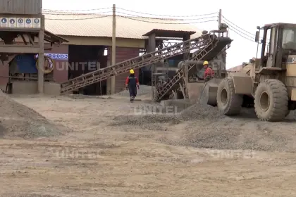 Horas antes del cabildo, alcalde de Viacha notifica a las recicladoras de minerales con la ley que frena sus operaciones 