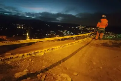Deslizamiento alarma a vecinos en Valle Metropolitano; la Alcaldía de La Paz interviene y evacúa cuatro viviendas