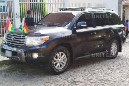 Con resguardo policial y junto a su familia, Rodrigo Paz es trasladado a la ALP