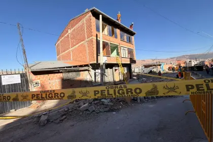 La Paz: Derrumbes y riesgo geológico obligan a demoler viviendas en la zona San Isidro