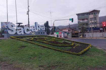 Vecinos instalan al menos 10 puntos de bloqueo en Sacaba y hay afectación en la ruta nueva Cochabamba - Santa Cruz