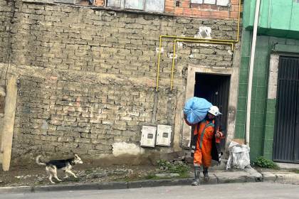 “No tenemos dónde ir a vivir”: Familias desalojadas por un deslizamiento piden “respuestas claras” a la Alcaldía de La Paz 