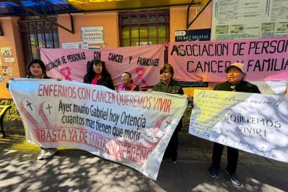 “Los niños no tienen la culpa”: Madres de menores de edad con cáncer exigen que se levanten los bloqueos