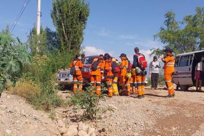 Con apoyo de un can, rescatistas retoman la búsqueda de la mujer arrastrada por el río en Cochabamba