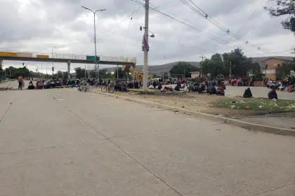 Este martes cierra con 11 puntos de bloqueo en el país por conflictos sociales, según la ABC 