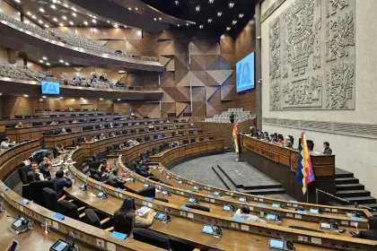 El pleno de Diputados sesiona con la ley para importación directa de combustibles en mesa 