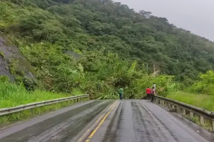 ¡Tome precauciones! Senamhi emite alerta roja por lluvias en cinco departamentos