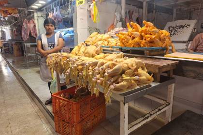 Sube el precio del kilo de pollo en mercados de Santa Cruz de la Sierra en el inicio de semana