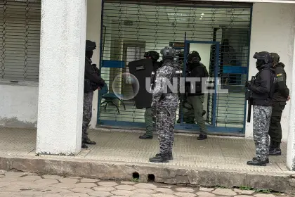 Investigan un intento de robo en una entidad financiera en pleno cruceño