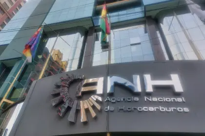 Intervienen instalaciones de la ANH en La Paz en busca de información por desvío de 14 cisternas