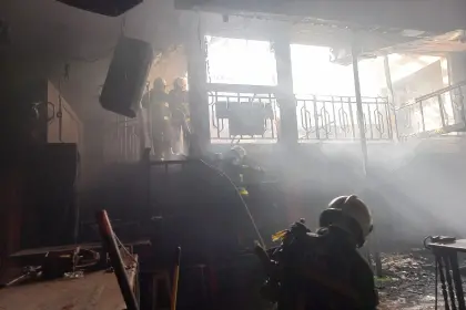 Incendio destruye una discoteca en pleno centro de Cochabamba