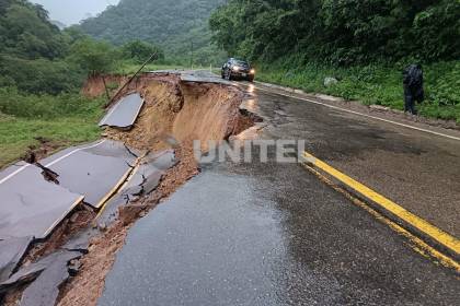 No hay tránsito en la ruta antigua Santa Cruz - Cochabamba por destrozos en la vía a causa de las lluvias
