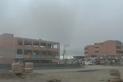 Bloqueos en la ruta La Paz – Oruro obligan a suspender salidas desde terminales de La Paz y El Alto