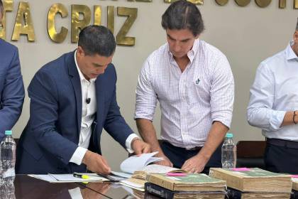 Consejo de la Magistratura entrega a la Alcaldía cruceña documentos del Mutualista desde 1962