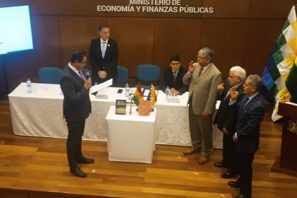 Posesionan a tres viceministros en Economía para diseñar el PGE 2027, impulsar el 50/50 y consolidar los créditos 