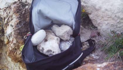 Beni: Hallan a un muerto a orillas del río; tenía atada una mochila repleta de piedras