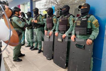 Testigo: “Escuchamos tiros” y una mujer alertó del atraco en entidad financiera de Equipetrol