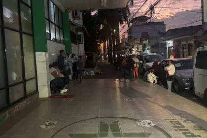 Santa Cruz: Se cumple segundo día de paro de salud sin acercamiento con las autoridades