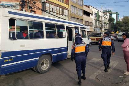 Alcalde de Cochabamba sugiere un “pasaje provisional” para el transporte público hasta que se haga un estudio de costos