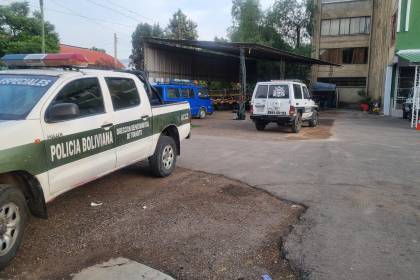 Triple colisión deja a cuatro personas heridas, entre ellos una niña, en una carretera de Tarija
