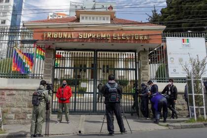 Libre presenta queja al TSE y exige al PDC presentar pruebas de acusaciones de “guerra sucia”