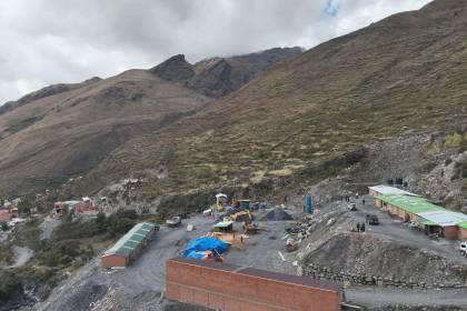 En el operativo contra un centro minero ilegal se halló oro; un grupo armado protegía la zona