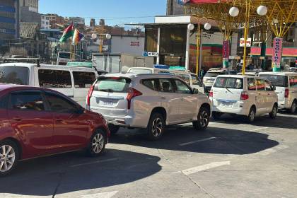 El suministro de combustibles en La Paz será normal en los “próximos cuatro días”, dice YPFB