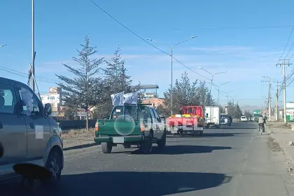 Bloqueos: Caravana de la Cruz Roja parte rumbo a Tambo Quemado con ayuda para transportistas varados