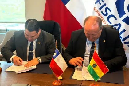 Fiscalías de Bolivia y Chile firman acuerdo para combatir delitos transnacionales