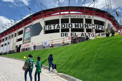 A ganar o ganar: Bolivia recibe a Uruguay con el calor de los hinchas 