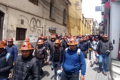 La COB retoma sus movilizaciones contra el DS 5503 y marcha hasta la plaza Murillo