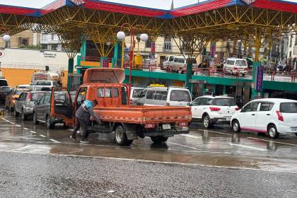 Los surtidores cierran hasta 400 horas por falta de combustible pues reciben 30% menos, denuncia Asosur