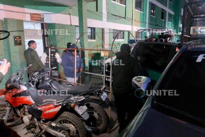 Bajo fuerte resguardo policial, trasladan a Vicente Salazar a Chonchocoro para cumplir detención preventiva
