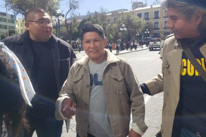 Pese a cuestionamientos, diputado Lluta afirma que no retirará su proyecto para la nacionalización de autos chutos