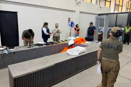 Emiten orden de aprehensión para el joven de 19 años que llegó a Viru Viru con armas de guerra 