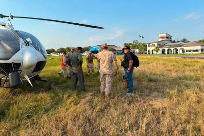 Buscan a un fiscal desaparecido desde hace cuatro días tras un accidente aéreo en Bolivia