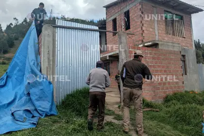 Mató a su esposa a golpes y quiso hacer pasar el crimen como suicidio, señala la Policía