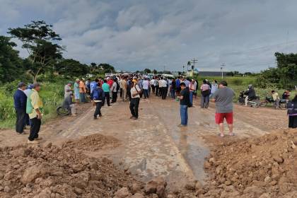 Comunarios bloquean este jueves en San Julián y se corta el paso en la ruta Santa Cruz-Trinidad