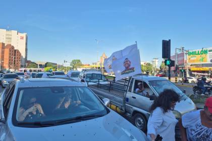 Caravana en respaldo a Camacho recorre el segundo anillo a dos años de su aprehensión