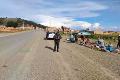 Dos accidentes en la carretera La Paz-Copacabana dejan un muerto y seis heridos 