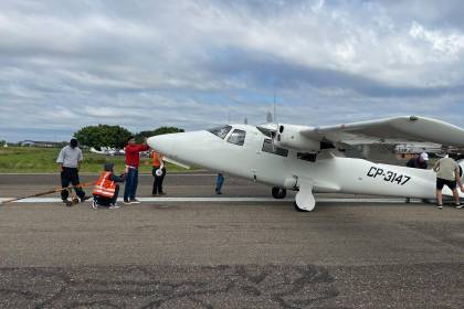 Avioneta sufre percance en pleno vuelo y genera alerta en el aeropuerto El Trompillo