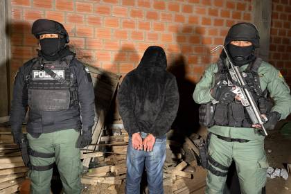 La Policía halla el centro de operaciones de atracadores en El Alto; cae uno de los sindicados
