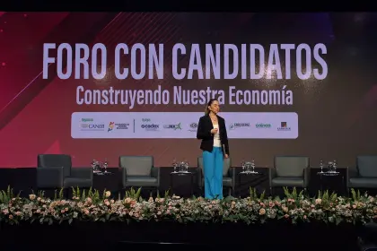 Andrónico vuelve a faltar a un foro; Prado ofrece duplicar las exportaciones y dice que no dialogar fue un “error político”