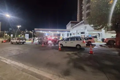 La Paz: Se registran filas por gasolina en surtidores de Miraflores y Obrajes