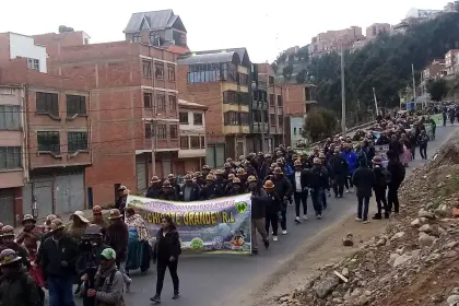 Cooperativistas mineros marchan en La Paz en rechazo al decreto 5503