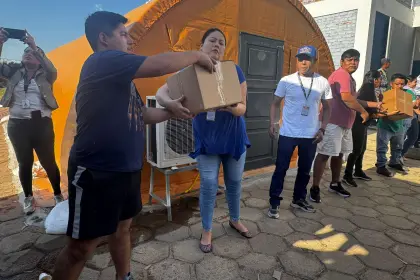 Llegan papeletas electorales a Santa Cruz, las FFAA y la Policía garantizan seguridad