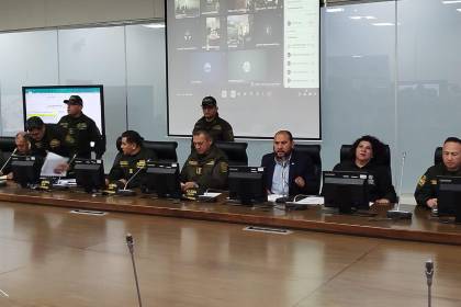 Más de 27.000 efectivos están desplazados en todo el país para resguardar la jornada electoral