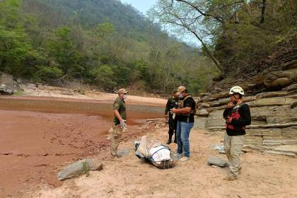 Un hombre muere ahogado en un río en El Torno: “Quiso demostrar a los niños que podía nadar en las profundidades”